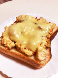 残り物で!超簡単麻婆豆腐チーズトースト-レシピのメイン写真