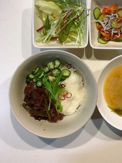 簡単♫オクラトロロと牛肉のネバトロ丼-レシピのメイン写真