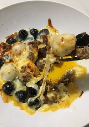オリーブとうずらの卵のチーズ焼き-レシピのメイン写真