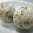 青海苔の香り♪鮭ゴマおにぎり