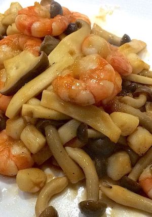 魚介類ときのこのバターじょうゆ炒め♬-レシピのメイン写真