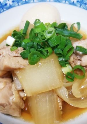 鳥もも肉と玉ねぎ大根煮込み(卵添え)-レシピのメイン写真