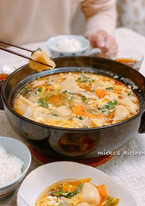 大阪王将冷凍水餃子でギョーザ鍋-レシピのメイン写真