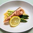 簡単魚料理!サーモンアスパラガスのソテー