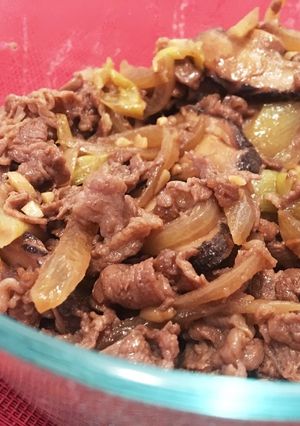 簡単☆牛薄切り肉と玉ねぎの焼肉ダレ炒め-レシピのメイン写真