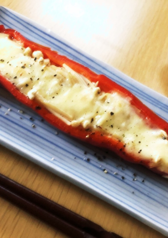レッドホルンピーマンのエノキチーズ焼き-レシピのメイン写真