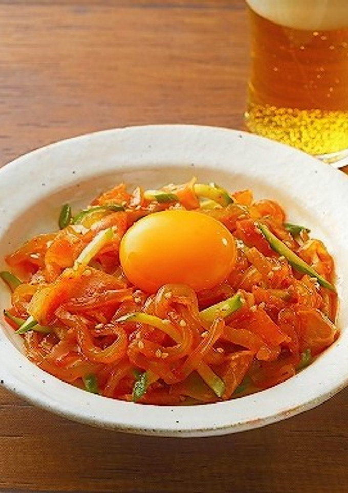 家呑みに簡単！生ハムとくらげの月見ユッケ-レシピのメイン写真