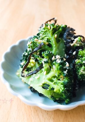 お弁当にも！ブロッコリーの胡麻昆布和え-レシピのメイン写真