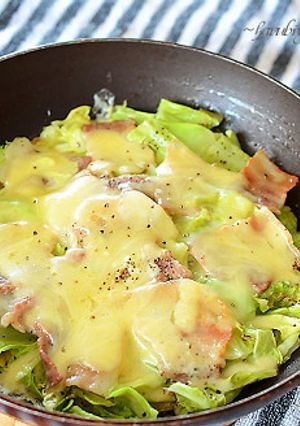 キャベツと豚肉とチーズの蒸し焼き♪-レシピのメイン写真