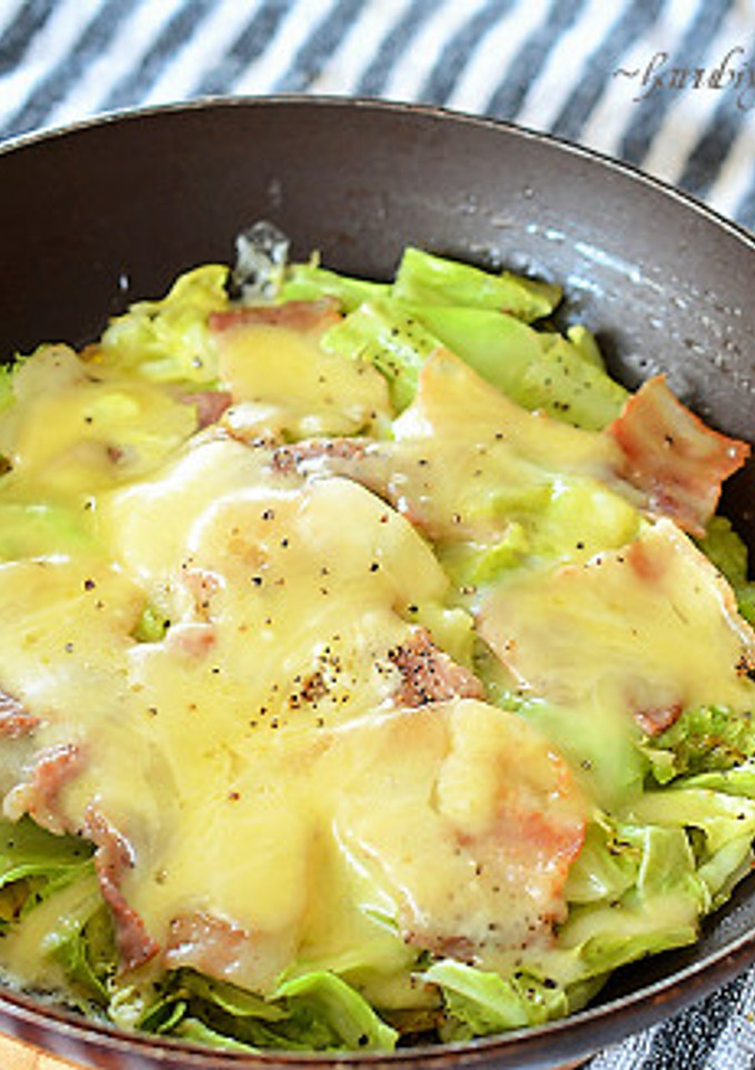 キャベツと豚肉とチーズの蒸し焼き♪-レシピのメイン写真