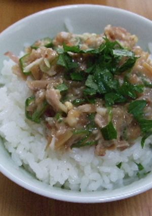 ツナなめたけ丼～こぶたアレンジ～-レシピのメイン写真