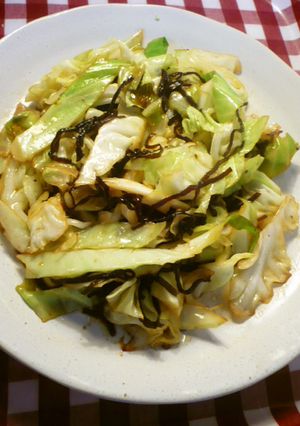 ビールによく合うキャベツの塩昆布炒め♫♬-レシピのメイン写真