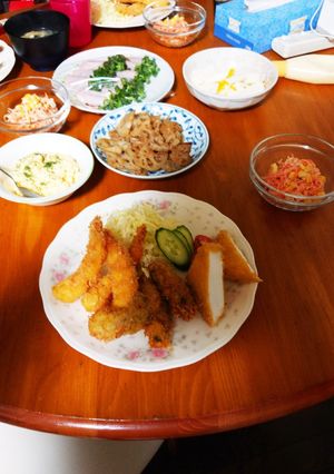 家族揃っての夕食です-レシピのメイン写真
