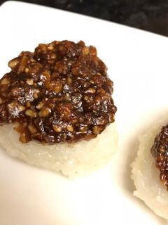 くるみの味噌だれ - 焼きおにぎりにも!-レシピのメイン写真