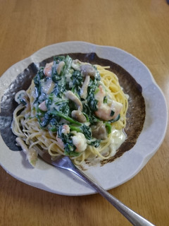 海老 ほうれん草 ホワイトソースパスタ-レシピのメイン写真