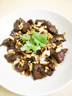 【タイ料理】牛肉または豚肉のニンニク揚げ-レシピのメイン写真