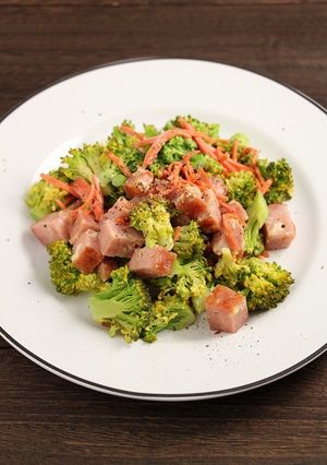 レンジで簡単！ブロッコリーハム炒め-レシピのメイン写真