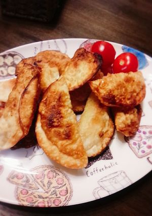 パタンと折ってね☆えびと玉ねぎの揚げ餃子-レシピのメイン写真
