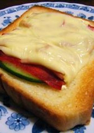 朝食に♪かにかまマヨチーズトースト-レシピのメイン写真