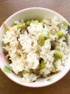 白だしで、枝豆とぶなしめじの炊き込みご飯-レシピのメイン写真