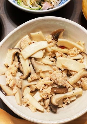 エリンギと鶏ひき肉のピリ辛炒めダイエット-レシピのメイン写真
