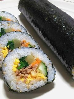 7種の具材でキンパ風太巻き☆恵方巻きにも-レシピのメイン写真