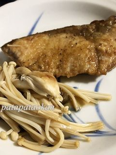 ブリのガーリック照り焼きキノコ添え-レシピのメイン写真