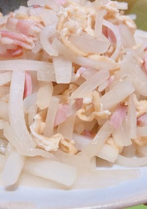 大根とベーコンと油揚げの炒めもの-レシピのメイン写真