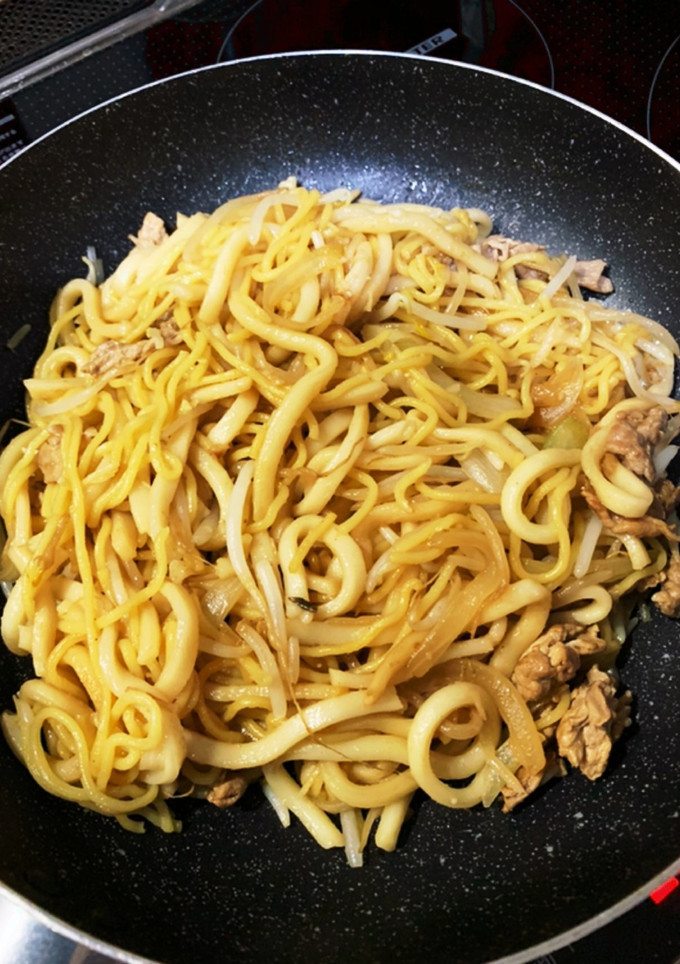 うどんと焼きそばの焼き麺-レシピのメイン写真