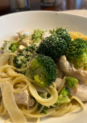 鶏胸肉とブロッコリーのクリームパスタ-レシピのメイン写真