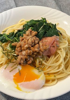 夏に!モロヘイヤ・納豆・温玉👉たらこパスタ-レシピのメイン写真