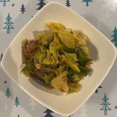 รูปของ 手軽に青魚！鯖缶で野菜のケチャ味噌炒め