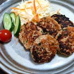 รูปของ 手間要らず♪ニラとなめ茸の豚つくねバーグ
