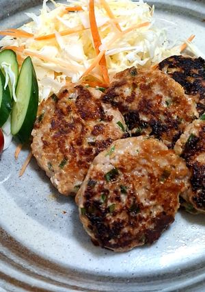 手間要らず♪ニラとなめ茸の豚つくねバーグ-レシピのメイン写真