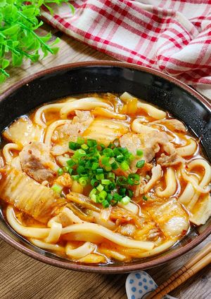 病みつき！キムチと豚肉の味噌煮込みうどん-レシピのメイン写真