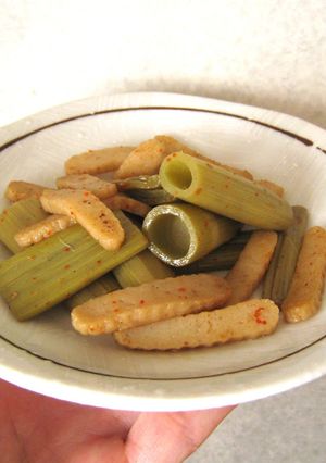 イタドリの天ぷら&皮茶&油炒め-レシピのメイン写真