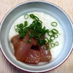 รูปของ ビンナガマグロの山かけ
