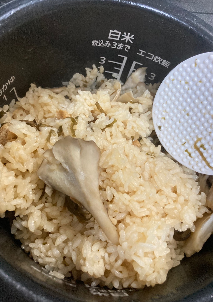 簡単 舞茸と塩昆布おあげの炊き込みご飯-レシピのメイン写真