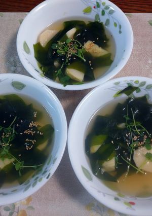 春の旬にも！タケノコとワカメの中華スープ-レシピのメイン写真