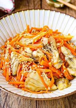 お弁当にも◎にんじんと舞茸のオイスターバター炒め-レシピのメイン写真