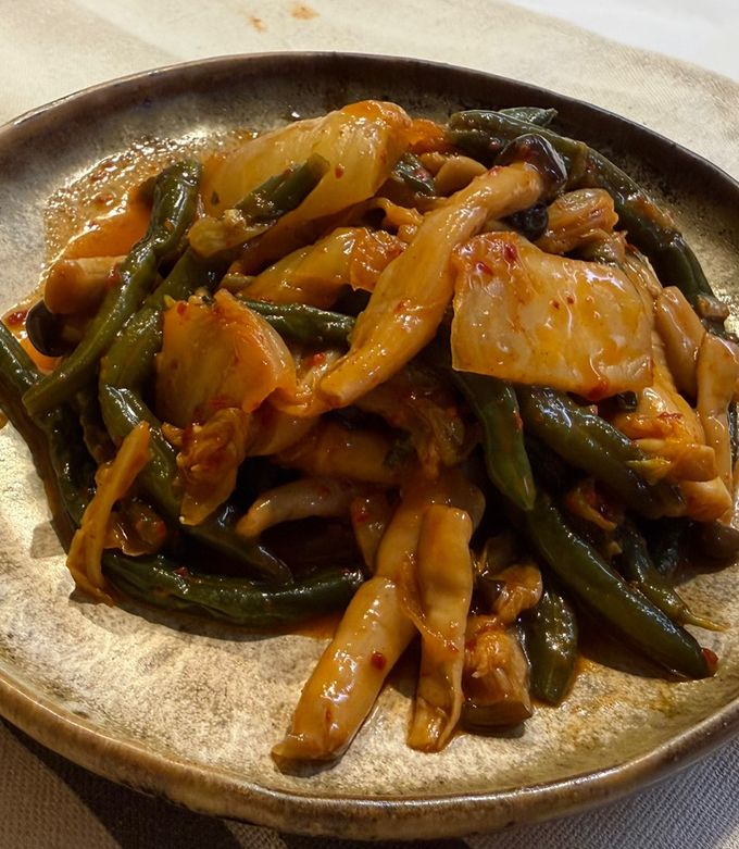 夏の常備菜!いんげんとしめじのキムチ炒め-レシピのメイン写真