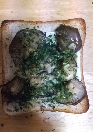 ヒラタケの傘トースト-レシピのメイン写真