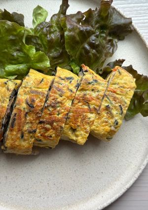 余り物活用♫余ったひじき煮で卵焼き-レシピのメイン写真