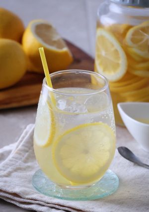 漬け込み不要で簡単！自家製レモネードシロップ🍋-レシピのメイン写真