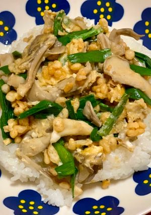舞茸とニラの卵とじ丼-レシピのメイン写真