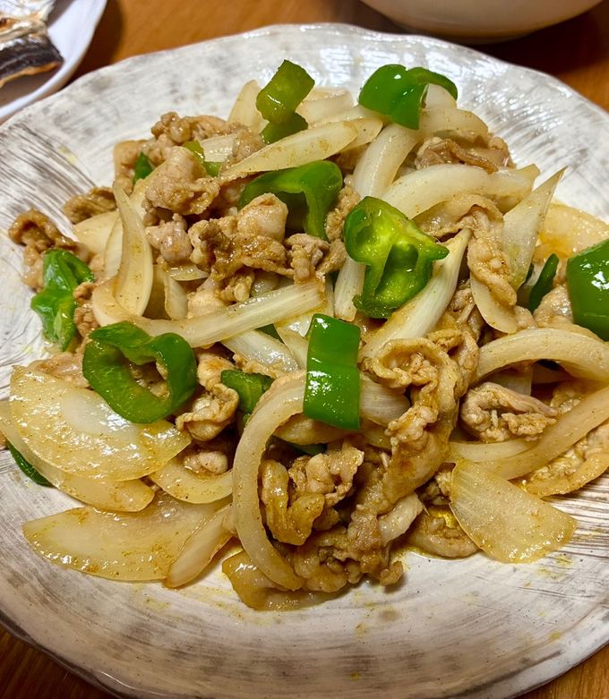 豚バラ肉と玉ねぎピーマンのカレー炒め-レシピのメイン写真