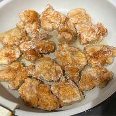 รูปของ 鶏もも肉の唐揚げ（揚げ焼き）