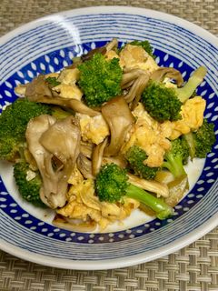 ブロッコリーと舞茸のふわ卵炒め♪-レシピのメイン写真