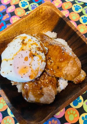 とんかつ用豚肉で⚫︎目玉焼きチャーシュー丼-レシピのメイン写真