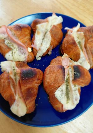 クロワッサンのハムチーズサンド-レシピのメイン写真